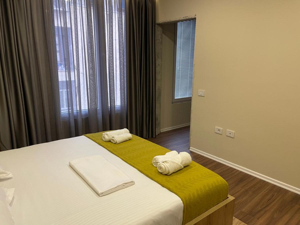 Ale Investa Hospitality Appartement Tirana Buitenkant foto