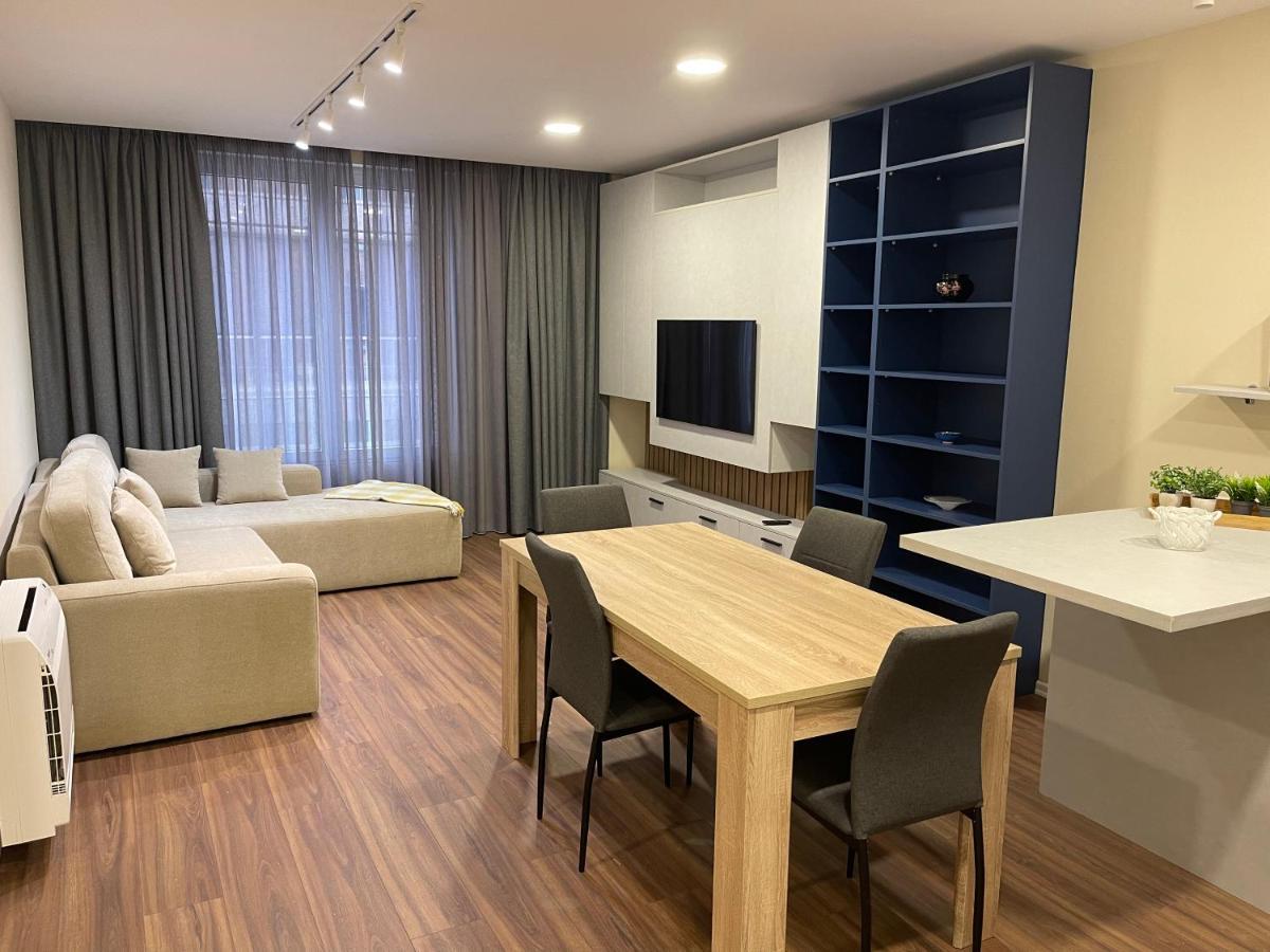 Ale Investa Hospitality Appartement Tirana Buitenkant foto