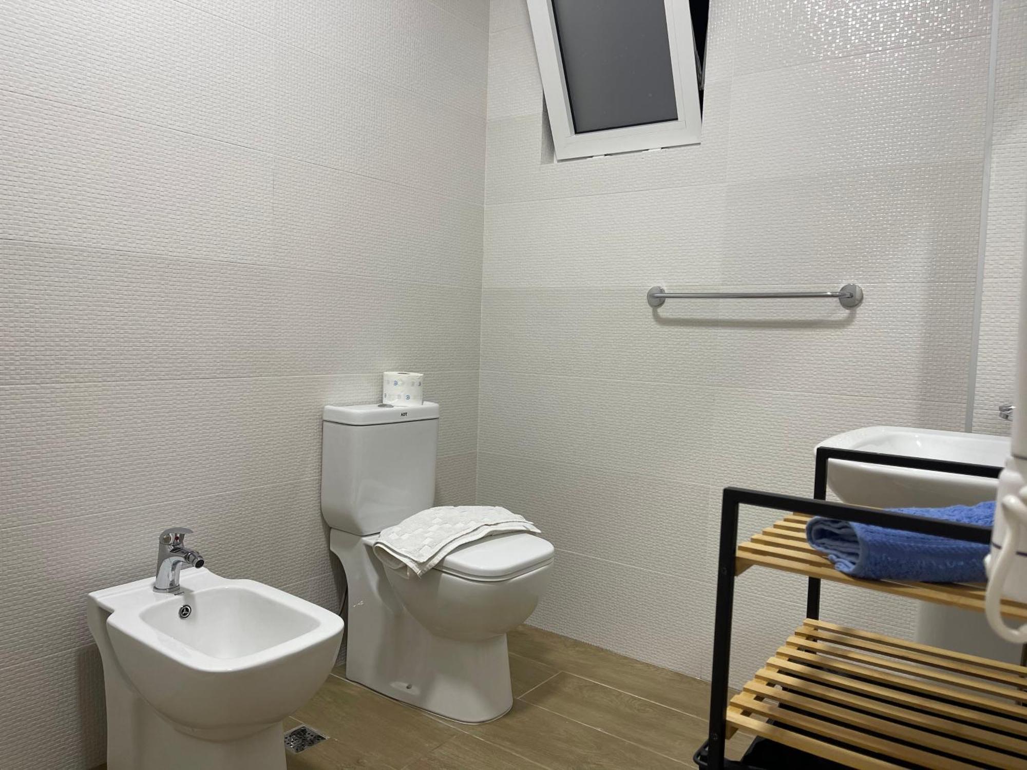 Ale Investa Hospitality Appartement Tirana Buitenkant foto