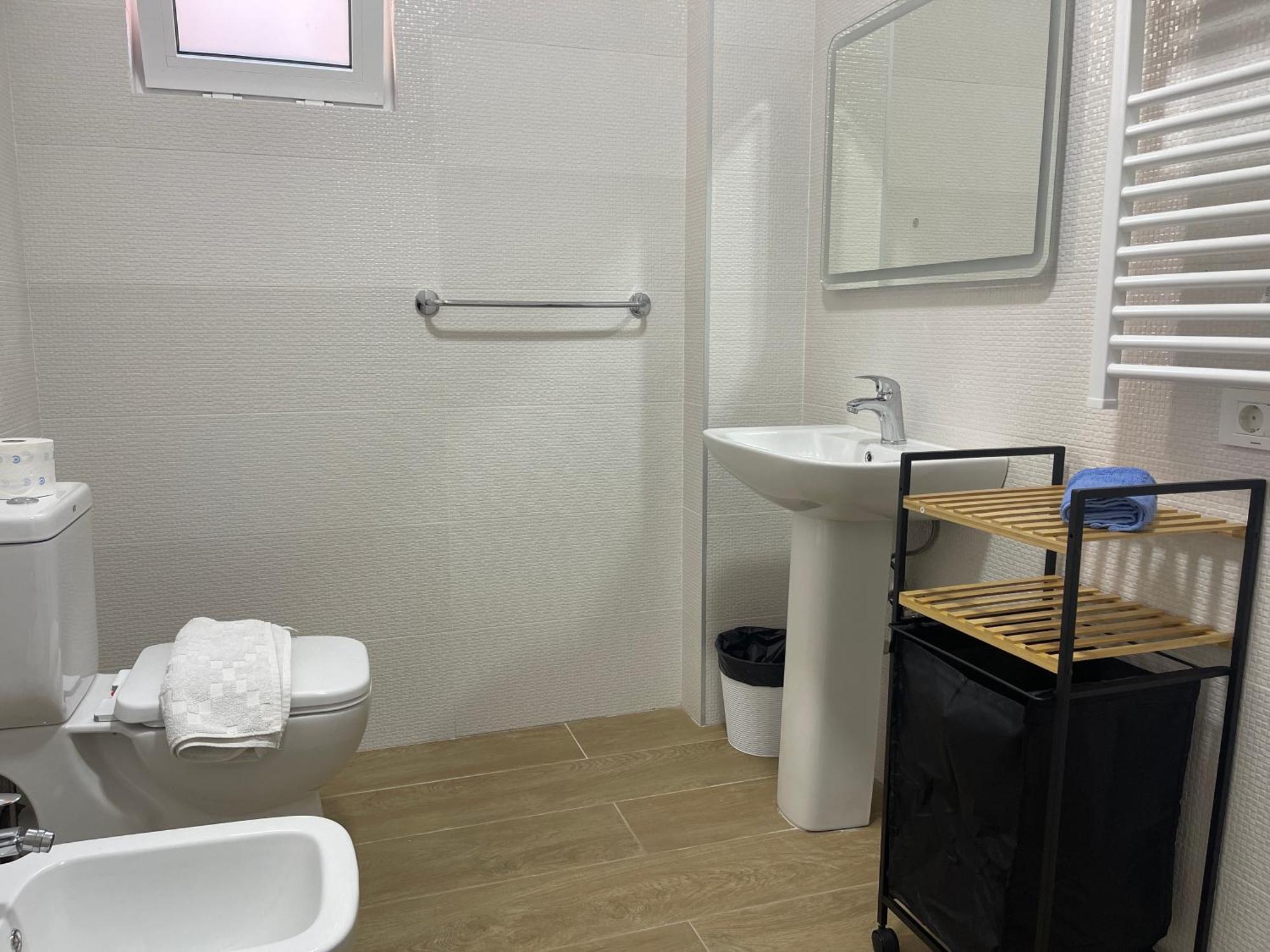 Ale Investa Hospitality Appartement Tirana Buitenkant foto