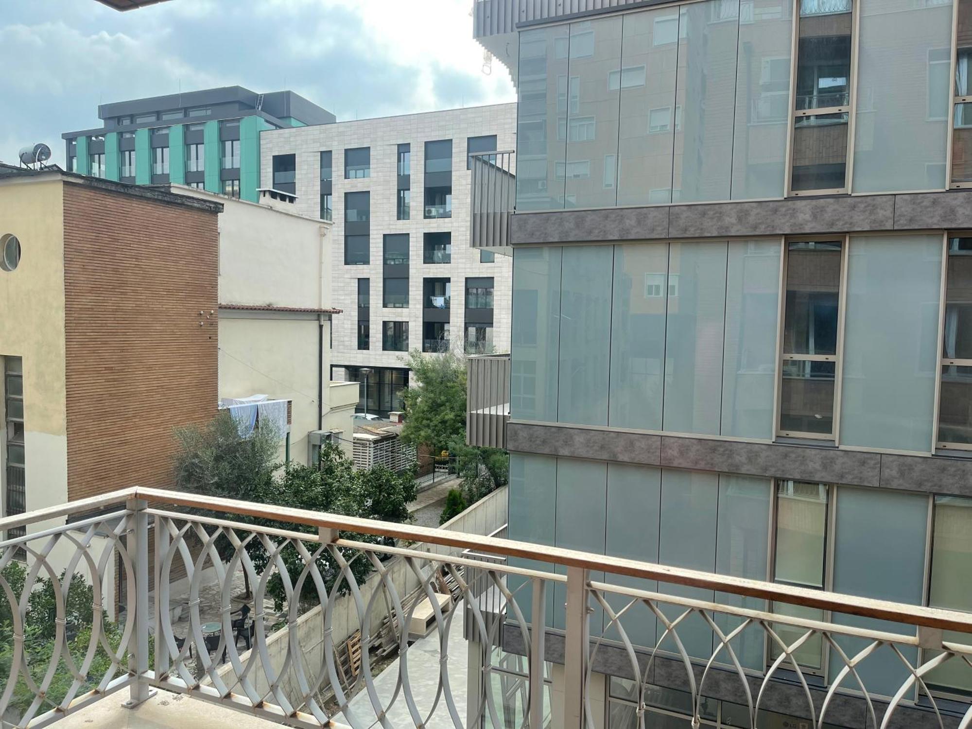 Ale Investa Hospitality Appartement Tirana Buitenkant foto